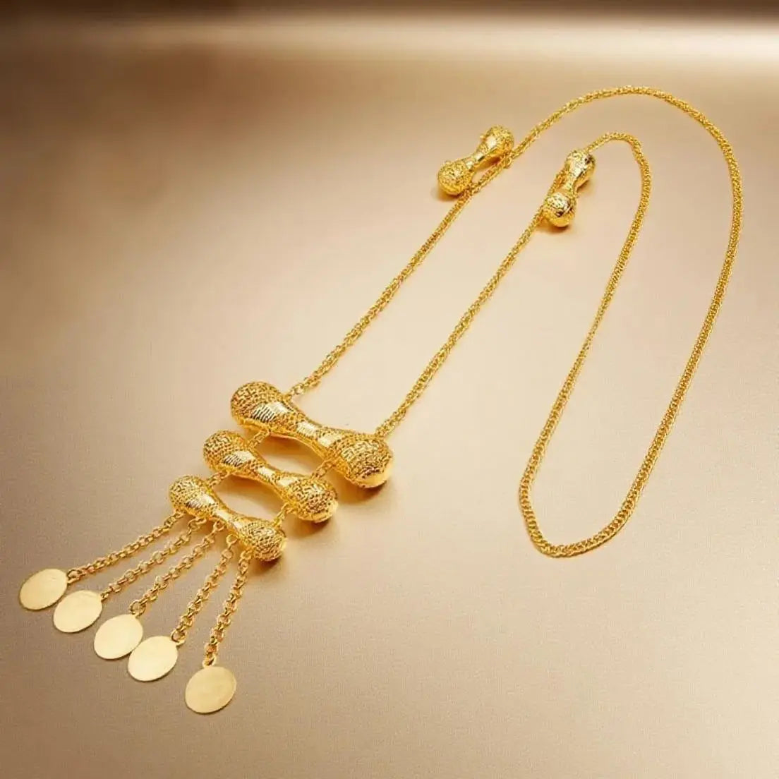 English (shortened)
Kurdish Women Gold-Plated Shoulder Chain Jewelry
Kurdish (Kurmanji)
Zîncîra Milê Jinên Kurd bi Zêr Pêlkirî
Kurdish (Sorani)
زنجیرەی شانی ژنانی کورد بە زێڕ پڵێکراو