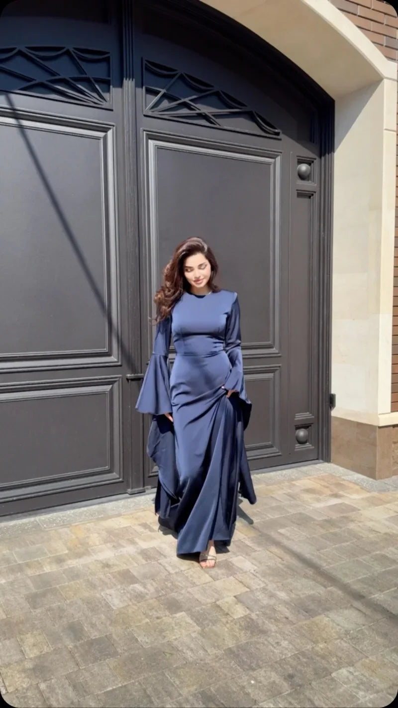 EnglishMuslim Women’s Evening Abaya Dress – Dubai Style KaftanKurdish (Kurmanji)Kincê Şevê ya Jinên Misilman – Abaya bi Şêwaza Dubaiyê û KaftanKurdish (Sorani)جلێکی شەوی ژنانی موسڵمان – ع